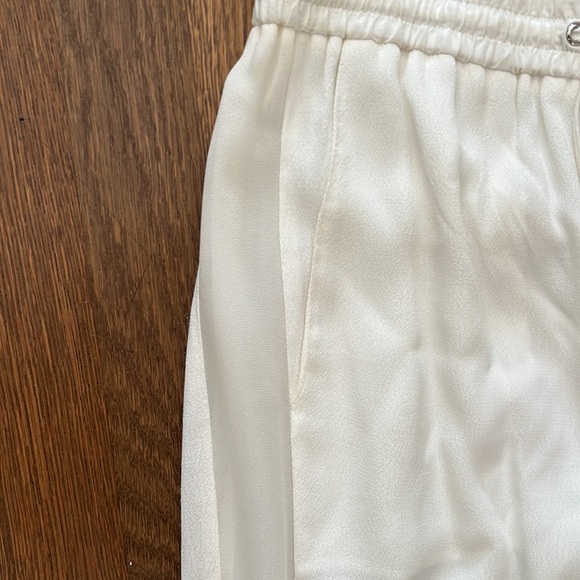 Chelsea & Walker off white drawstring pants. Size 4 - Picture 4 of 4